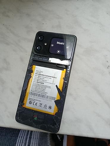iphone x problemleri: Arxa hissədə mini ekranlı 📱 Satılır: CUBOT A20 Android 14 4 GB RAM — 4
