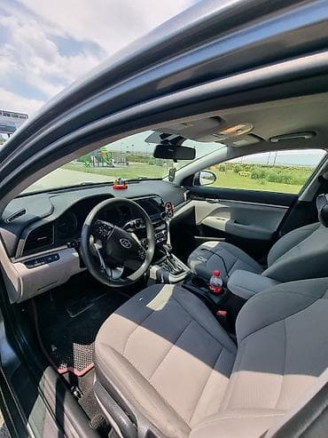 nk 150: Hyundai Elantra: 2 l | 2019 il Sedan — 5