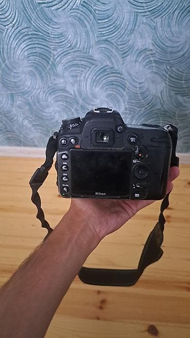 hdm: Nikon D7000 DSLR fotoaparat + zoom obyektiv - Korpus: Nikon D7000 (DX — 2