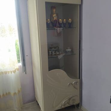 gürcü xəngəli aparatı: Şüşəli dolab vitrini — 2