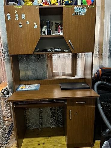 Kompüter masası, İşlənmiş, Açılan, Laminat, Dördbucaq masa — 1