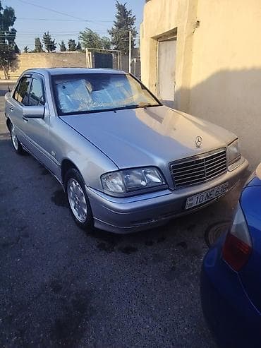 disk qabi: Mercedes-Benz C-Class: 2.2 l | 1995 il Sedan — 4