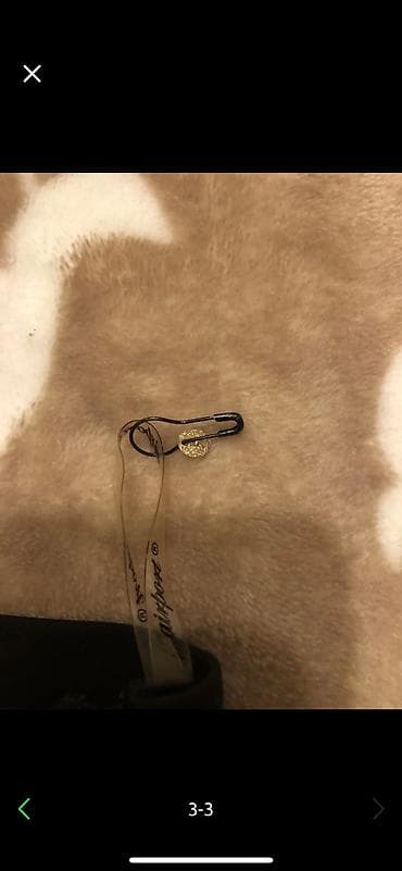 Qara yubka. 51 azn alınıb. Tezedi heç geyinilmeyib. Razmeri 40 — 3