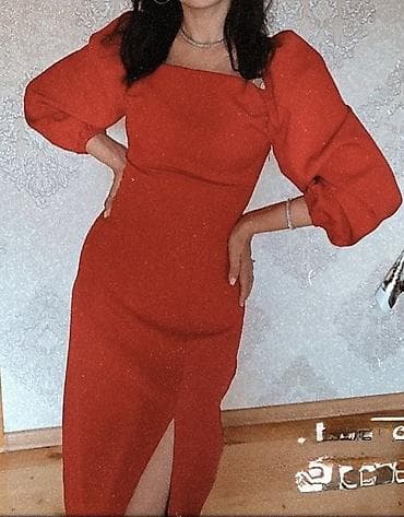 qırmızı papaq: Qırmızı ziyafət donu - Model: Midi uzunluqda, ətək hissəsində yırtmac — 1