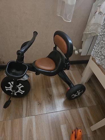 Hec bir problemi yoxdu .tecili satilir. Uşaq üçtəkərli velosipedi