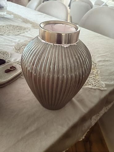 Vazalar: Bir vaza, Bogem şüşəsi — 1