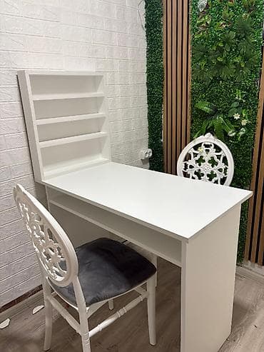 dirnag stolu: Manikür üçün masa — 1