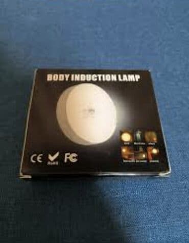 Led işıqlar.sesə reâksiya verib yanır.sakit qalanda sönur.ag və sarı