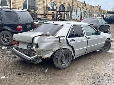 Mercedes-Benz 190 sokulur mator karobka ela veziyyetdedir.2 matordur