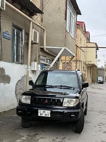 changan resmi diller: Mitsubishi Pajero: 1.8 l | 1998 il 378000 km Hetçbek — 5