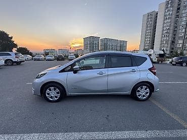 Avtomobil satışı: Nissan Note e-POWER, gümüş rəng, 5 qapılı şəhər hetçbeki. Texnologiya — 3