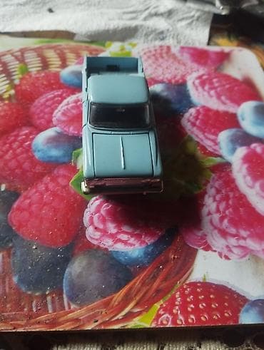 задний фонарь спринтер: Kolleksiya üçün metall oyuncaq pikap modeli - Material: əsasən — 4