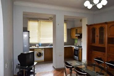 9 ci mikrorayon satilan evler: Bakı, 3 otaqlı, Köhnə tikili, m. 28 may, 90 kv. m — 2