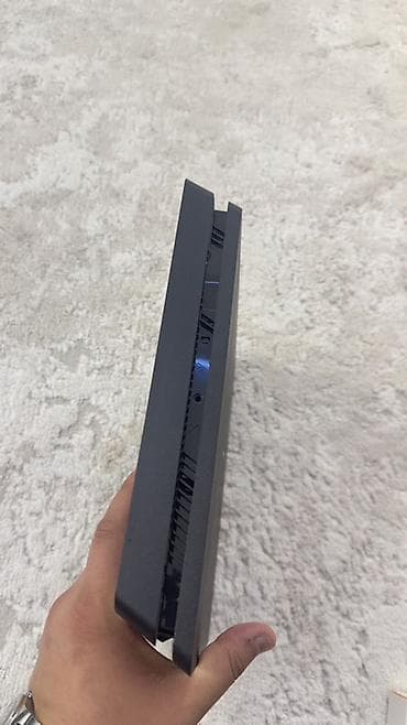 pixel 4: PlayStation 4 Slim oyun konsolu - Model: PS4 Slim (Sony) - Rəng: Qara — 4
