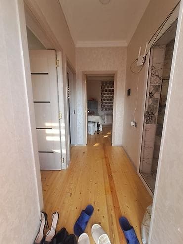 modern evler: 1 mərtəbəli həyət evi Plan: - 2 otaq: qonaq otağı və yataq otağı - — 5