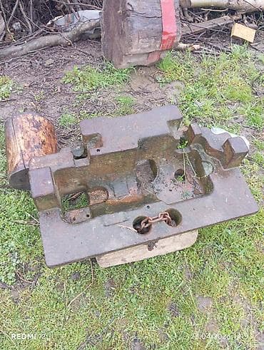 Traktor qabga guruz satılır ağırlığı 240 kq 1klosu 1azen.50 qəpikdən