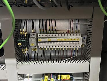 güneş elektrik paneli: İşlənmiş, Elektrik şit — 3