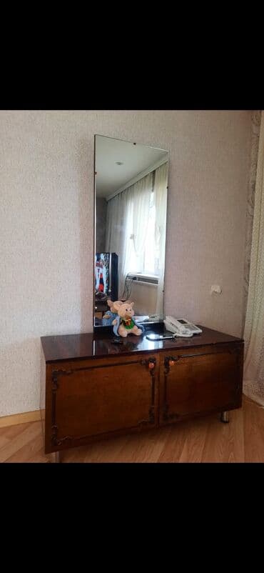 4 qapılı şkaf: Açılan, 2 qapılı Düz dolab, Servant — 1