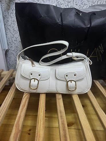 canta: Ağ rəngli çiyin çantası – mini baguette dizayn - Material: Parlaq — 1