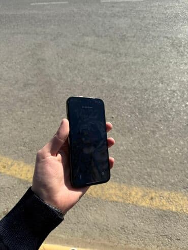 Alcatel: IPhone 15 Pro, Qara, Face ID — 3