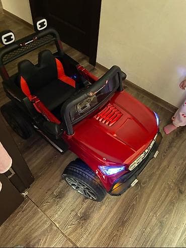 Детский мир: Uşaq üçün elektrikli maşın – qırmızı rəngdə, SUV tipli kuzov — 4