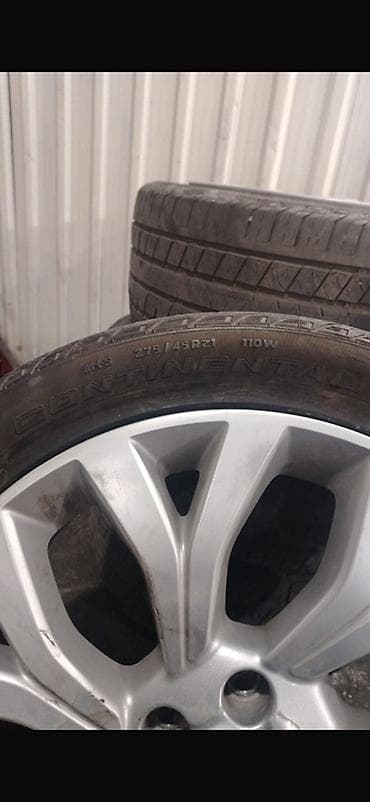 satılan zil 130: Disk təkər Land Rover 275 / 45 / R 21, 5 Boltlu — 2