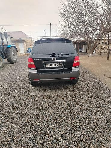 sol guzgu: Kia Sorento – geniş və rahat şəhər və off-road SUV - Korpus: qara — 4