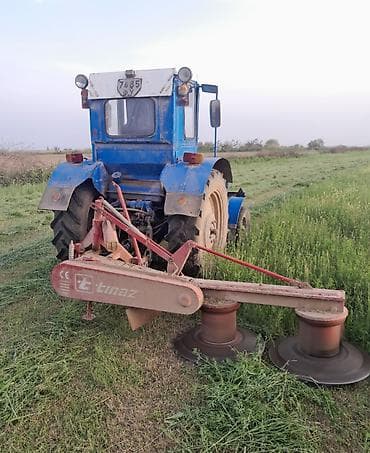 MTZ traktoru + Tınaz disklı otbiçən qoşqu Xüsusiyyətlər: - MTZ