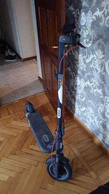 CD, DVD disklər və kassetlər: Salam original skuterdi irşaddan alınıb 1200e idealdır bircə arxa — 2