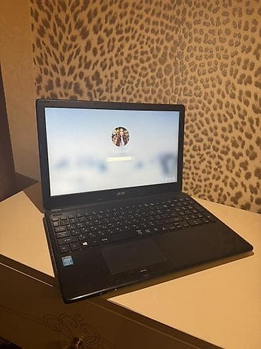 Acer TravelMate P455-M-3404 noutbuk Texniki xüsusiyyətlər: - Ekran