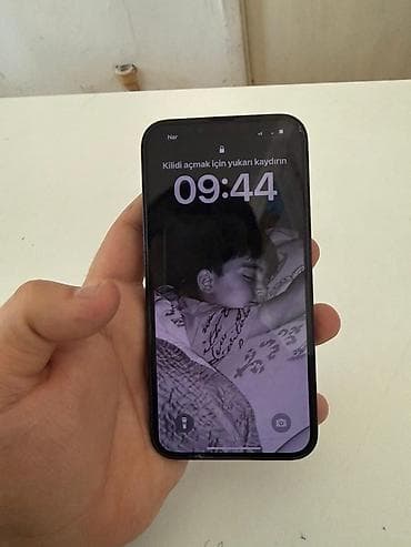 iped pro m2: IPhone 14, Qara, Face ID — 2