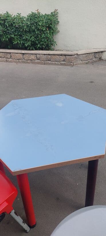 uşaqlar ucun taxta carpayılar: Uşaqlar üçün masalar oturacaqlar bagça məktəb rəsmdə işlənə bilən — 3