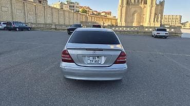 mercedes 2.4: Mercedes-Benz C 240: 2.6 l | 2002 il Sedan — 4