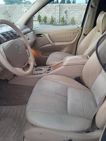 Mercedes-Benz M-Class (W163) ağ rəngli SUV - Kuzov: ağ, 5 qapı — 4