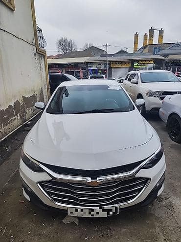 spoyler satilir: Chevrolet Malibu L7, ağ rəngli sedan - Kuzov: sedan, aerodinamik — 3