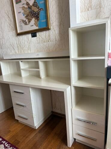 детская парта со стульчиком: Для девочки и мальчика, Односпальная кровать, Письменный стол — 1