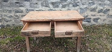 ağac gulləri: Açılmayan, Taxta, Dördbucaq masa — 1