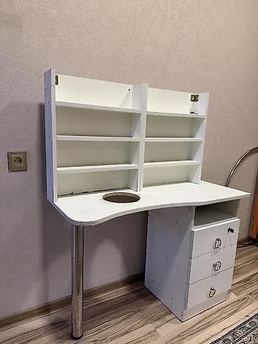 Manikur masası satılır 70Azn Tozsovuran üçün yeridə var üstündə — 1