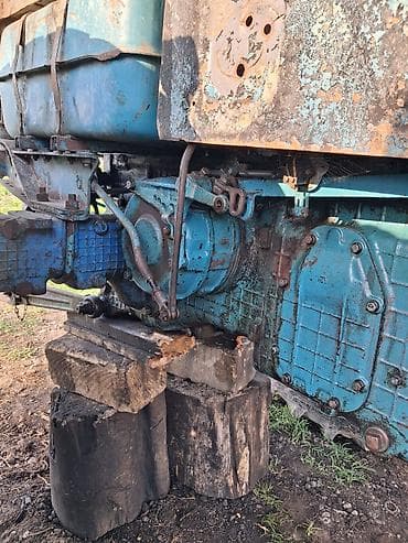 c moto: ""RAZILASMA YOLU ILE. "Traktor MTZ 80 tipli, kabinalı, arxa təkərli — 8