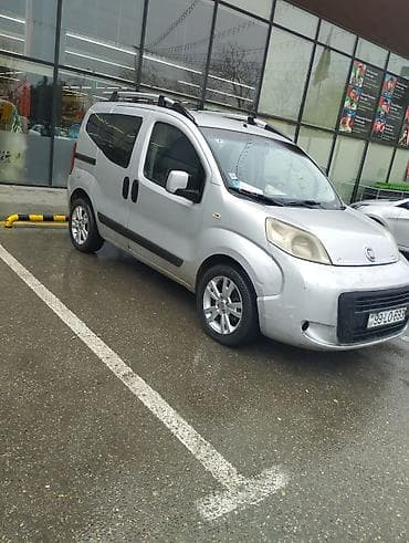 fiat brava 2001: Fiat Qubo – gümüşü rəngdə, kompakt miniven/kombi.barte edərəm ozundən — 2