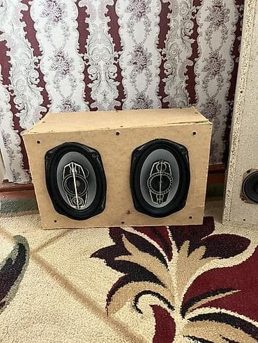 İki ədəd oval avtomobil akustikası üçün dinamiklər və MDF qutusu -