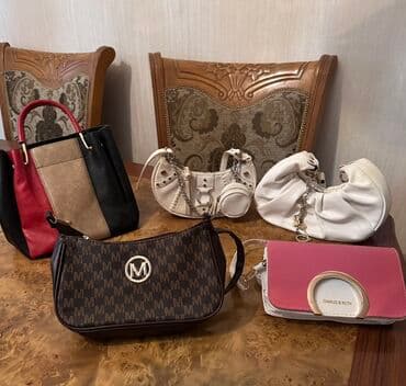 5 Çanta birlikdə 20 manat 2 çanta yenidir . Digərləri az istifadə