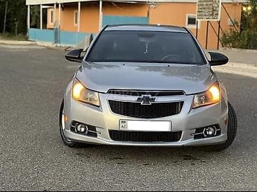 275 45 20: Chevrolet Cruze: 1.4 l | 2014 il 257063 km Sedan — 5