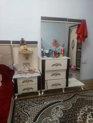 zabrat mebel: Klassik üslubda dəst mebellər - Yataq otağı üçün güzgülü makiyaj — 1