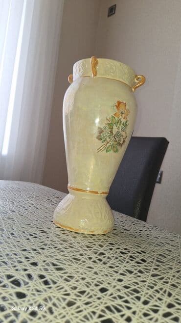 gül: Bir vaza, Keramika — 1
