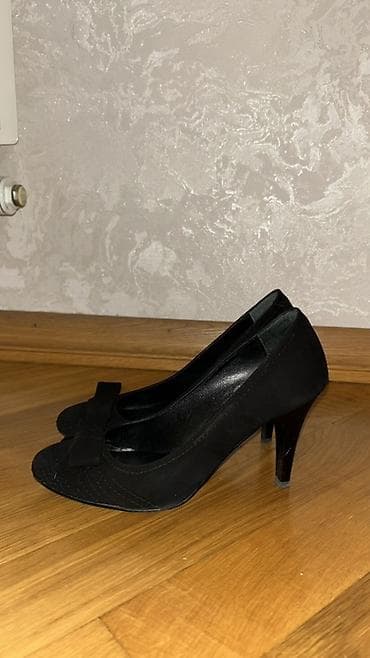 tufli: İKİNCİ ƏL. Ölçü- 36. Qadın klassik tufliləri - Rəng: qara - Model — 2