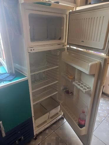 İki qapılı məişət soyuducusu - Üst kamera – dondurucu bölmə - Alt lalafo.az -da İki qapılı məişət soyuducusu - Üst kamera – dondurucu bölmə - Alt