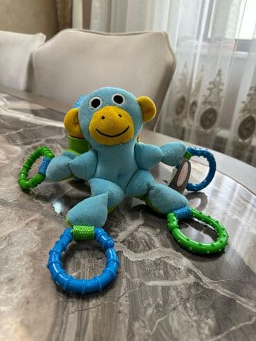 uşaq kolyaskaları: Usaq oyuncagi.Kalyaskadan ve besikden asilir.Her halqasindan asmaq — 2