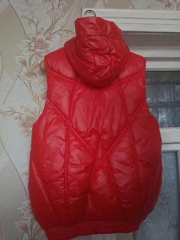 Corab və alt paltarı: Qırmızı rəngdə parlaq balonka jilet heç geyinilmeyib təzədir əlaqə — 2