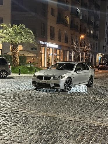 bmw oluxana baksol: Böyük manitor Boyük gozik 4 knopkadan ibaratdi Head up (elektron — 7